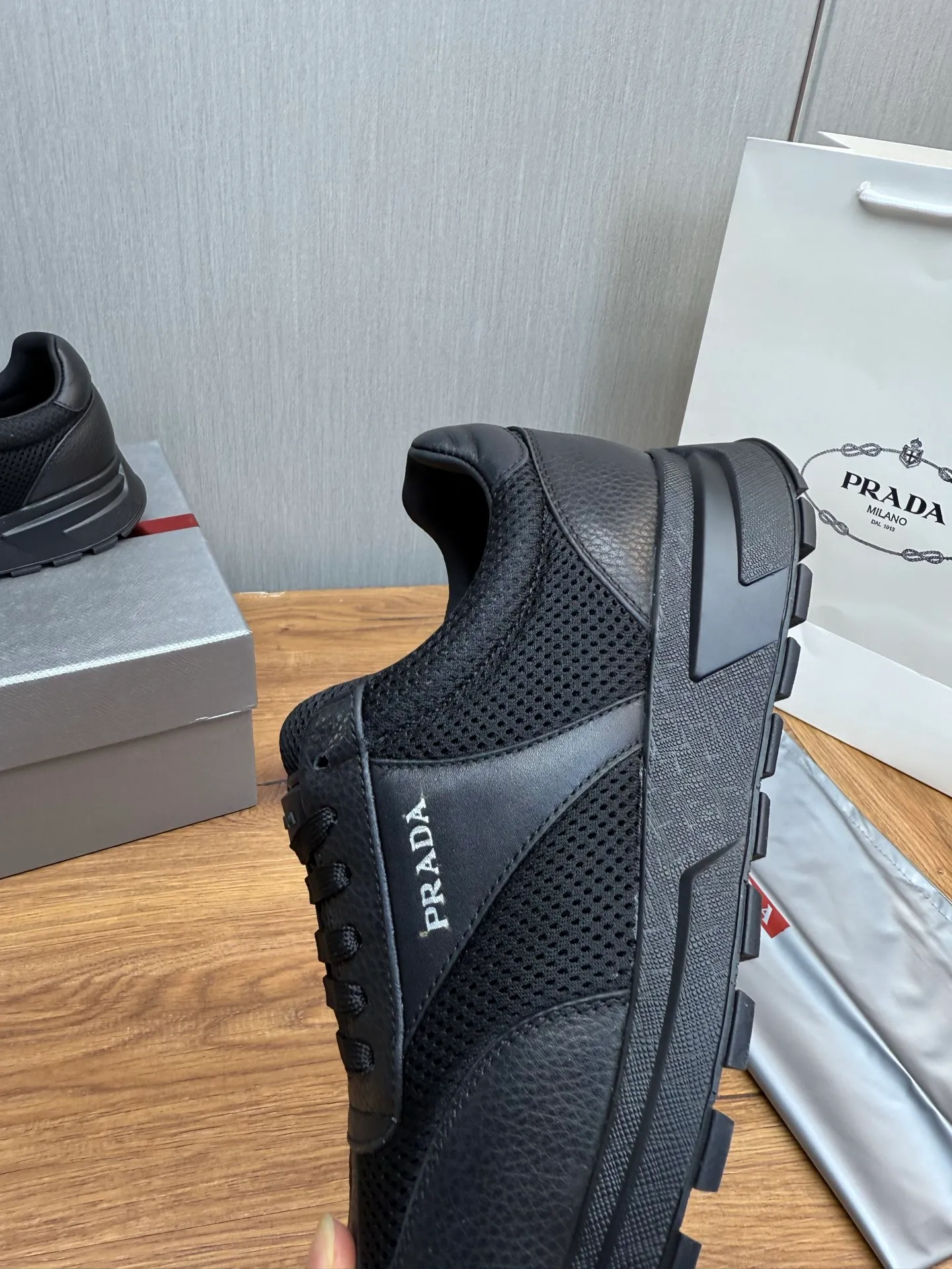 Men's shoes 💰560💰 [PRADA] Hot-selling men's shoes shipped 👏Official website synchronized ⬆️ Original cowhide fabric + cowhide lining, cowhide feet 🐮 1:1 shipment ✔️Original original bottom, 38-45 (45. Customized, non-refundable)